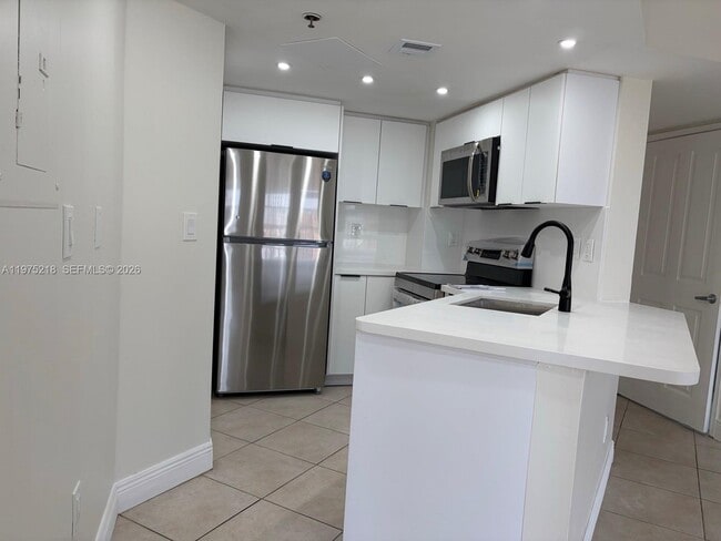 Building Photo - 2351 Douglas Rd