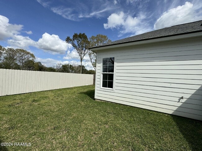 Building Photo - 106 Satsuma Dr
