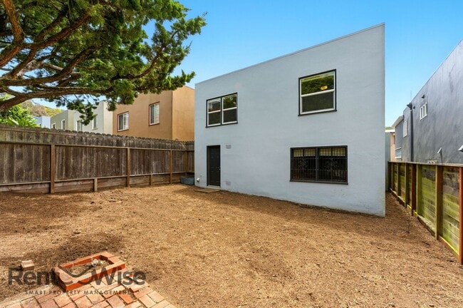 Building Photo - 61 Marview Way