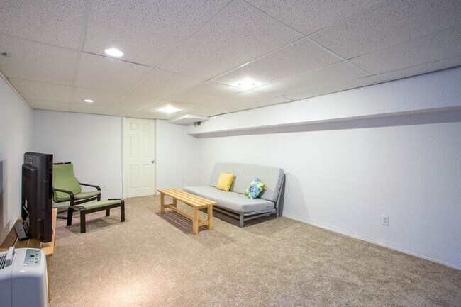 Building Photo - Charming Craftsman Just Steps from Manito Park!