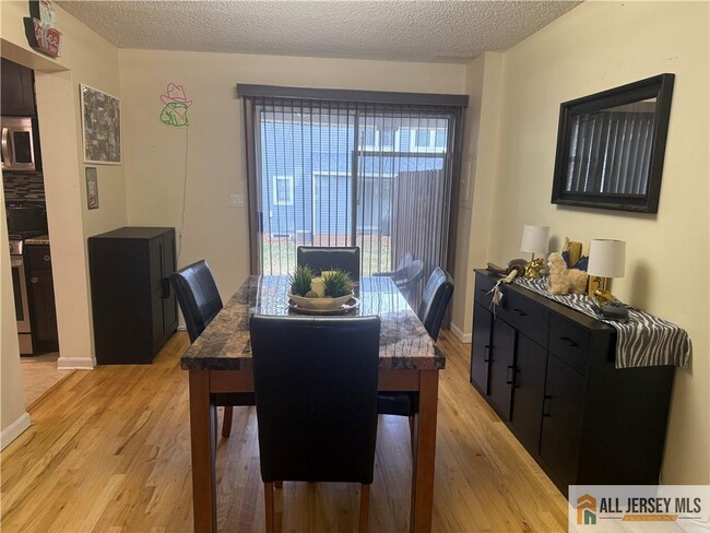 Building Photo - 4903 Hana Rd