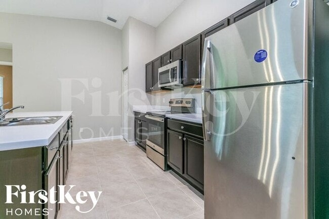 Building Photo - 3391 SW Espanola St