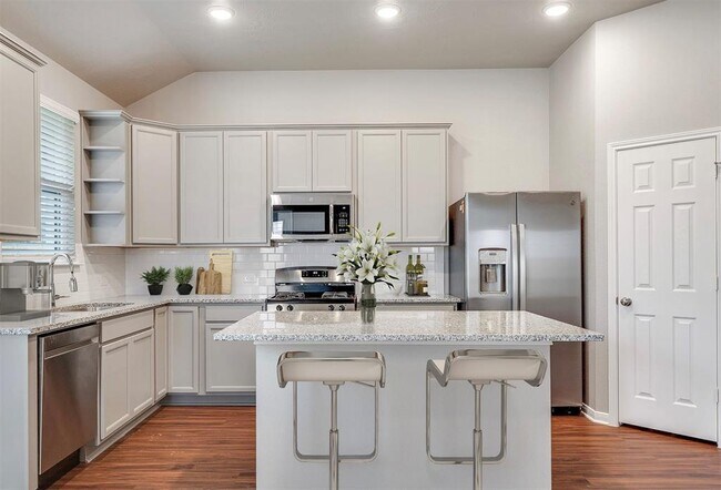 Building Photo - 1026 Tomball Downs Dr