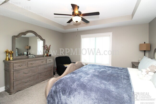 Building Photo - Over 2500 Square feet!!! 4 Bedroom, 2.5 Bath Home in Ankeny