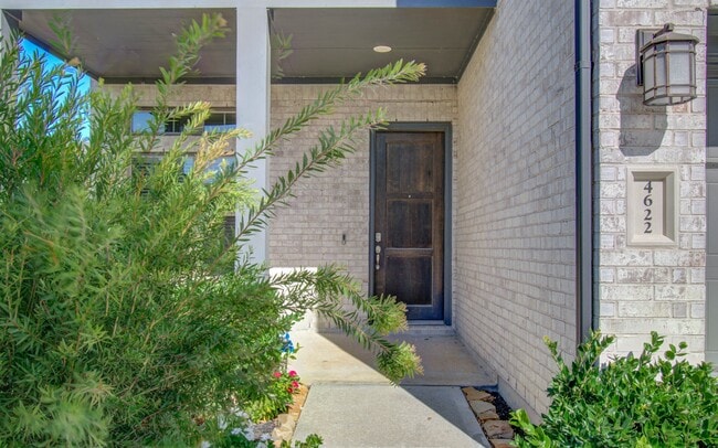 Building Photo - 4622 Ana Ridge Ln