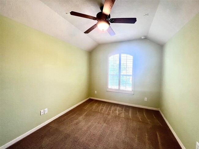 Building Photo - 5110 Shadow Breeze Ln