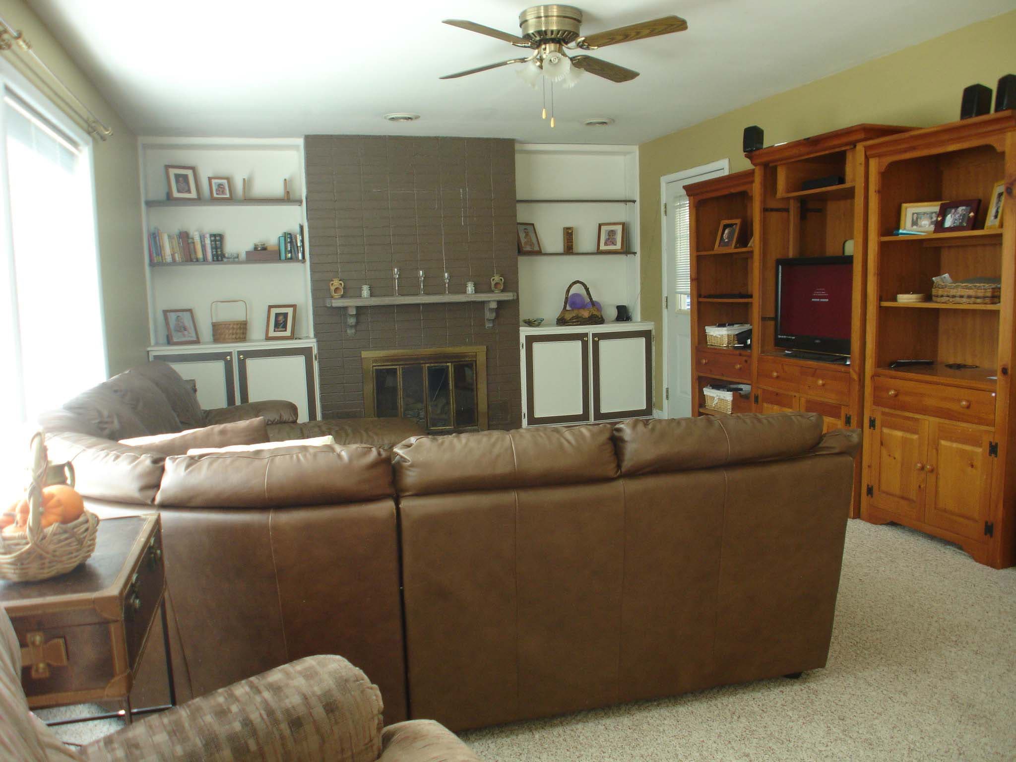 Building Photo - 8074 Rolling Hills Dr