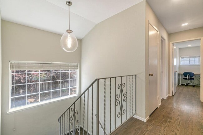 Building Photo - 2739 St Giles Ln