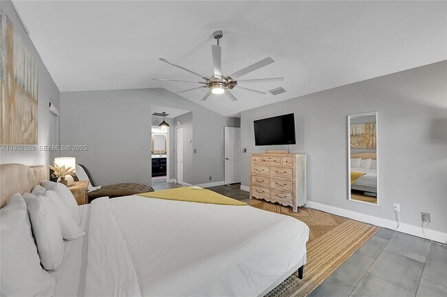 Building Photo - 9841 SW 1st St