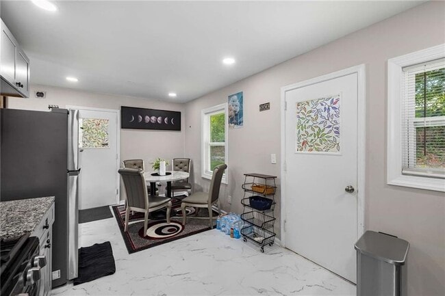 Building Photo - 4317 Brookside Dr