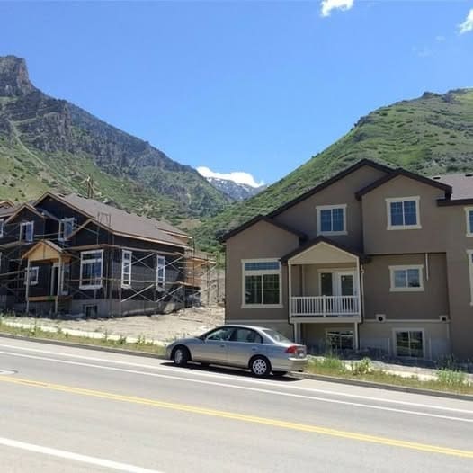 Building Photo - 822 S Aspen Wy