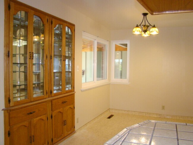 Building Photo - 14976 Ridgetop Dr