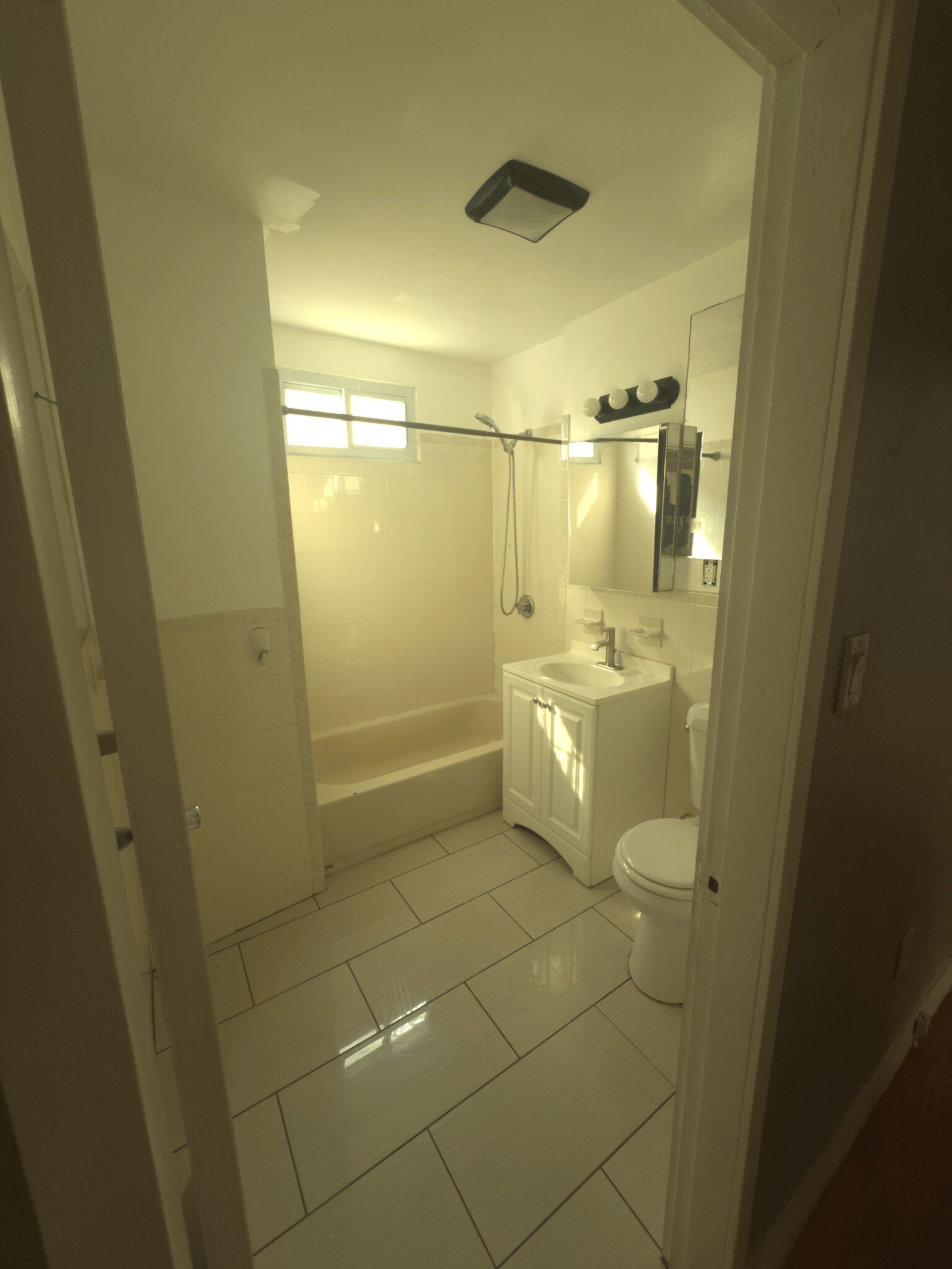 Bathroom - 40 Rockdale St