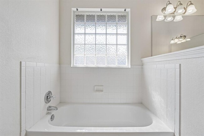 Building Photo - 1708 Creekside Ct