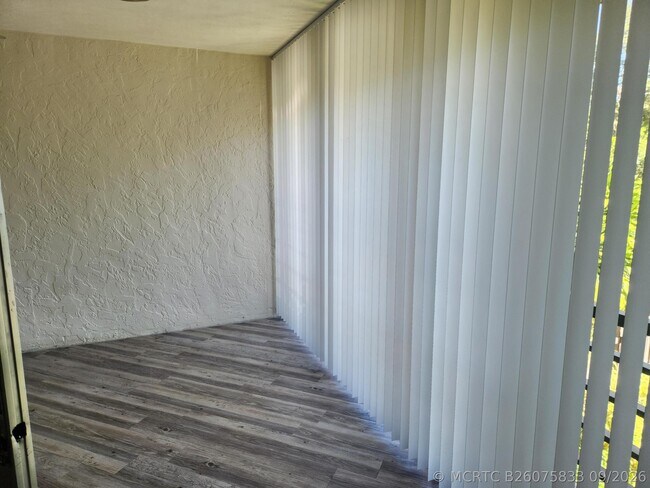 Building Photo - 3100 N Pine Island Rd
