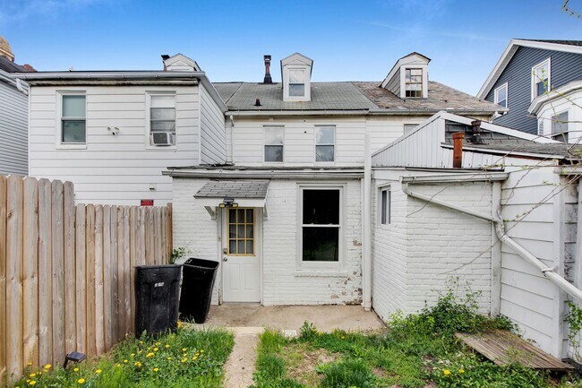 Building Photo - 276 W St Joseph St