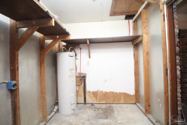 Building Photo - 404 Ladybird Ln
