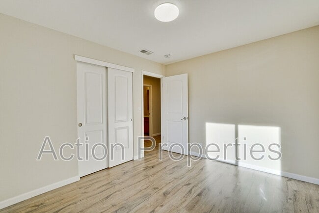 Building Photo - 135 Brenton Ct