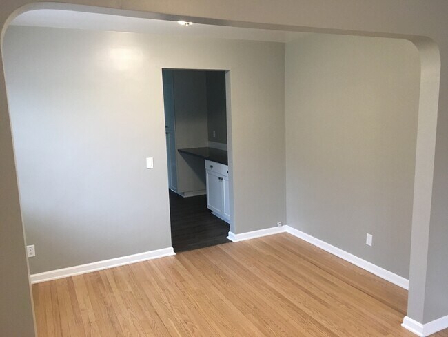 Building Photo - 3355 SW 182nd Ave