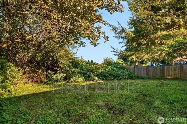 Building Photo - 20817 3rd Ave W