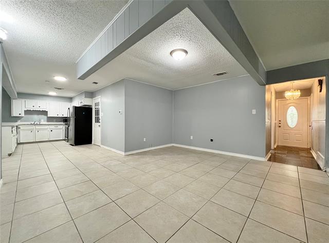 Building Photo - 5652 Conlin Dr