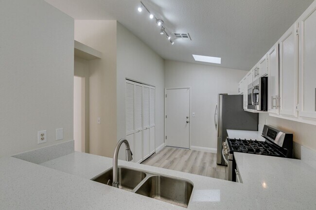 Building Photo - Charming 3-Bedroom Home with Covered Patio