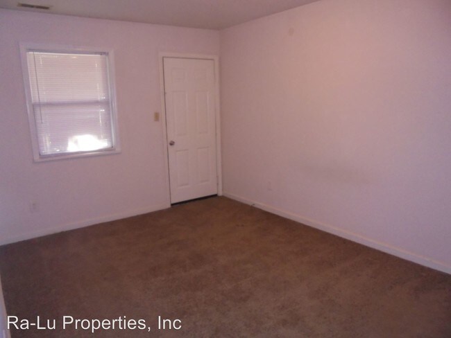 Building Photo - 220 Pitts St