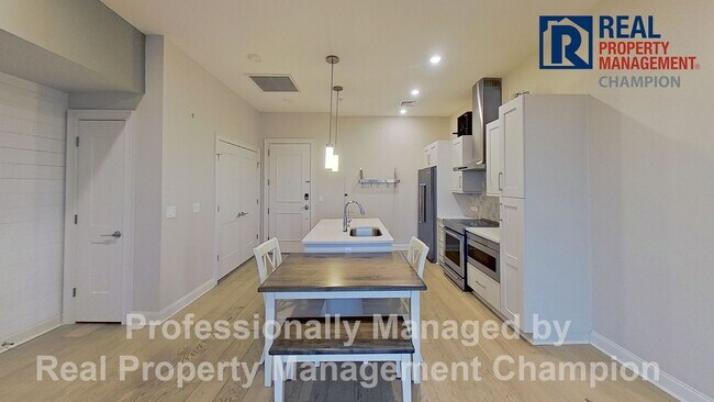 Building Photo - Luxury Condo in Heart of Wilmington with Water Views