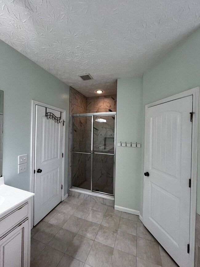 Building Photo - New to the Market! Welcome Home!