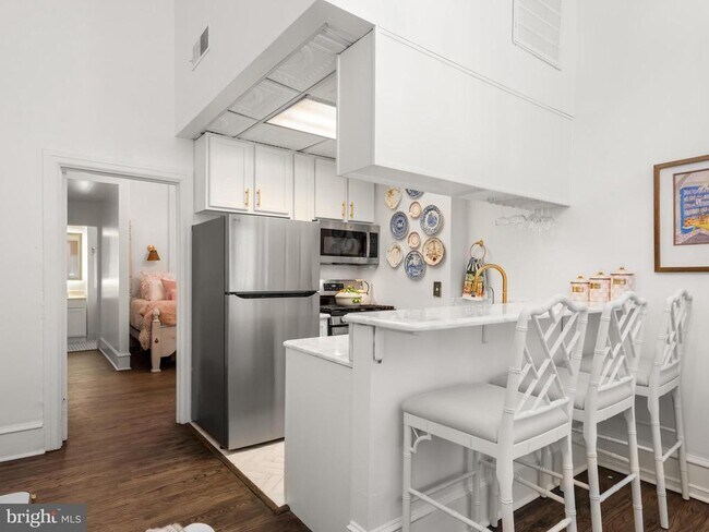 Building Photo - 2122 Spruce St