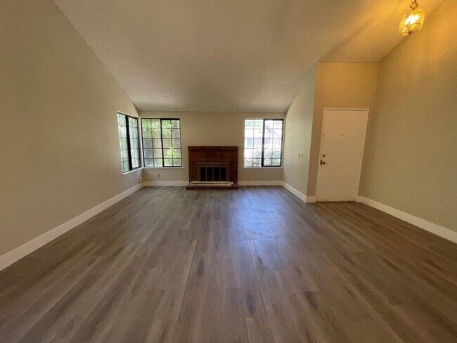 Building Photo - Fantastic 3 Bedroom in Natomas