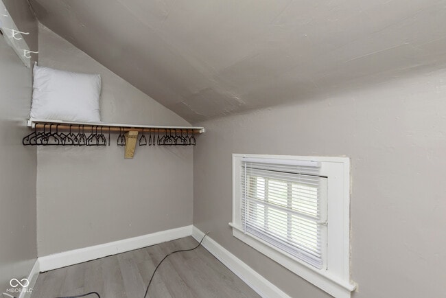 Building Photo - 4237 Graceland Ave