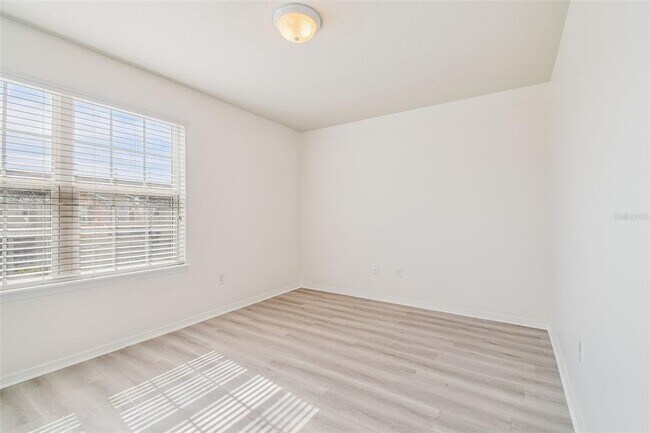 Building Photo - 4925 White Sanderling Ct