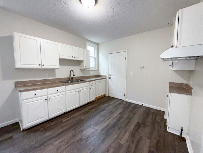 Building Photo - Charming 3BR Southern Orchards Home w/ Original Woodwork & Decorative Fireplace