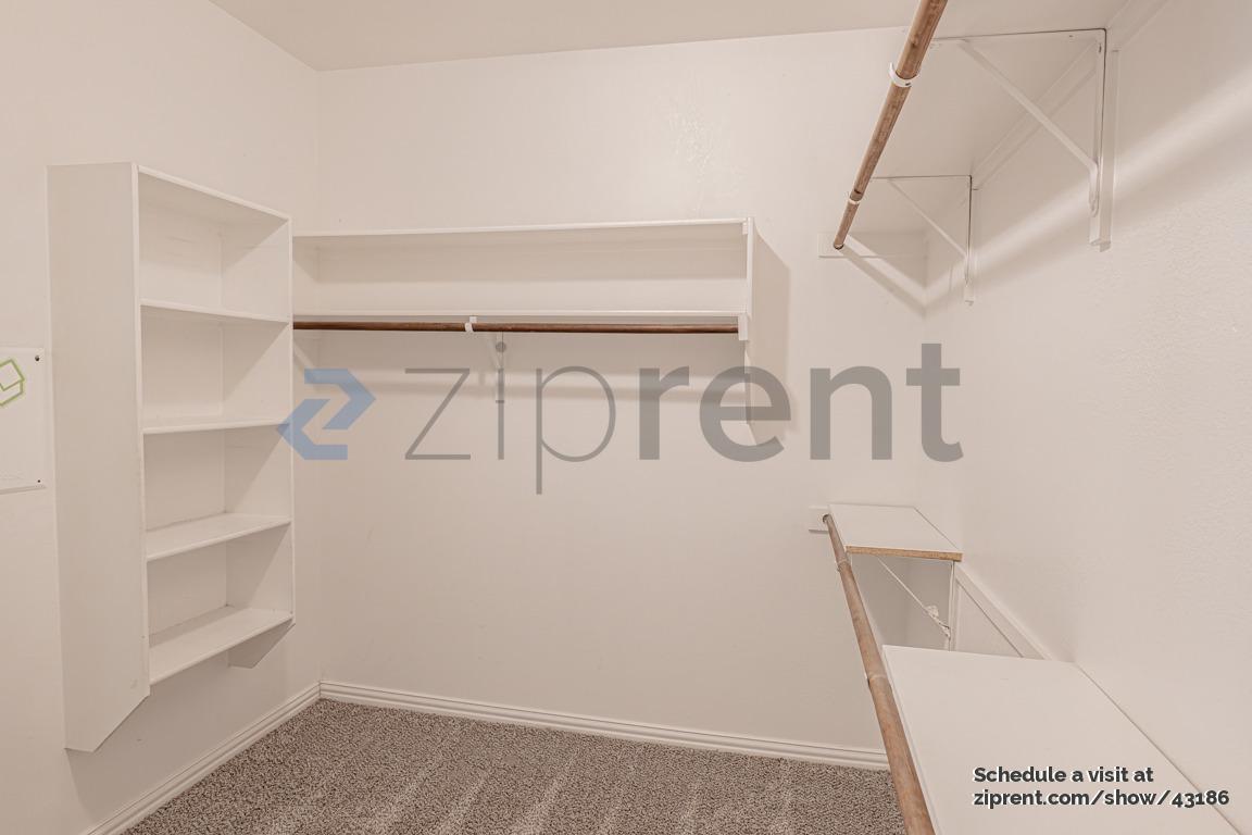 Building Photo - 13977 Valley Mills Dr