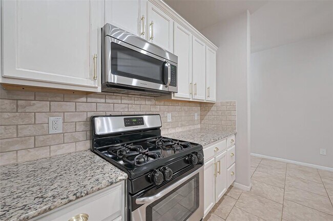 Building Photo - 3018 Darlington Ct