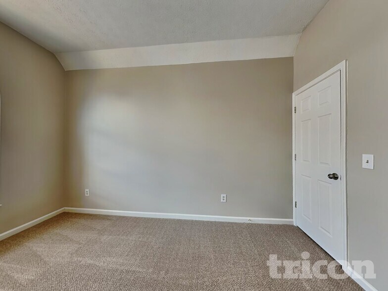 Building Photo - 1928 Walden Park Dr