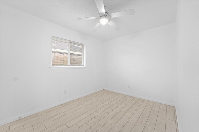 Building Photo - 1411 PI Cir