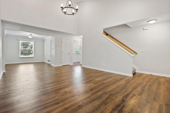 Building Photo - 5998 Blaverly Dr