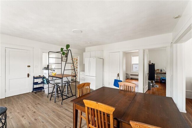 Building Photo - 19 Vale St