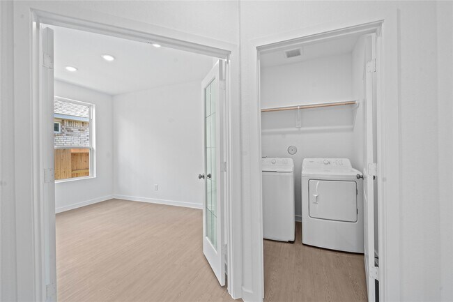 Building Photo - 16618 Golden Harvest Dr