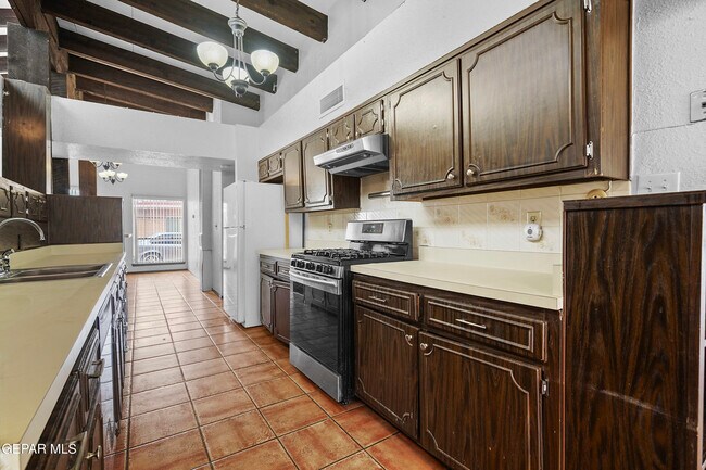 Building Photo - 8201 Big Bend Dr