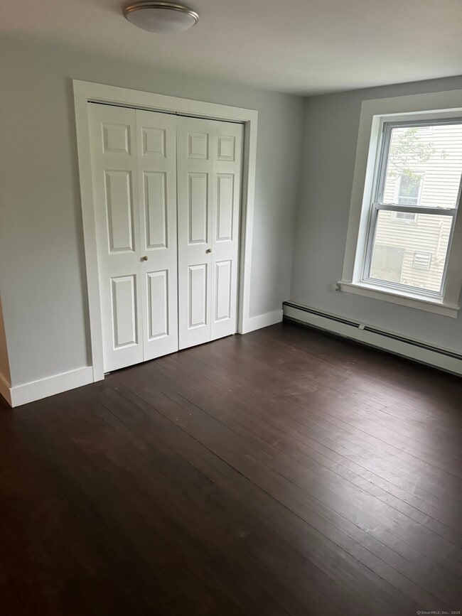 Building Photo - 94 W Main St