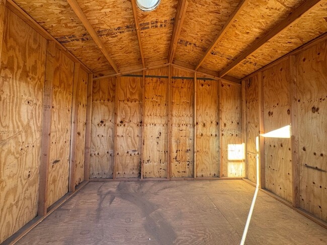 Building Photo - Newly remodeled home on The Mesa in Hesperia!