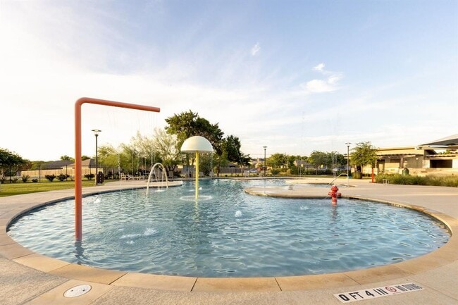 Building Photo - 10513 Defender Trl