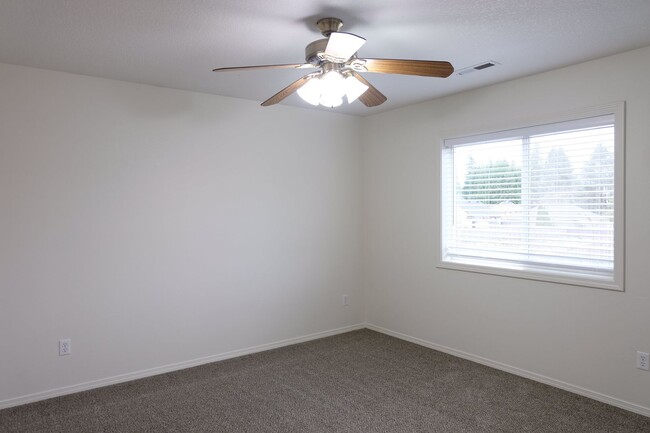 Building Photo - ***REST OF JANUARY FREE***? Your Dream Rental: Large, Serene Home with Fenced Yard?