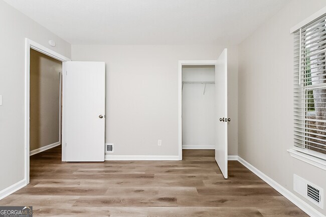 Building Photo - 123 Stagecoach Trail