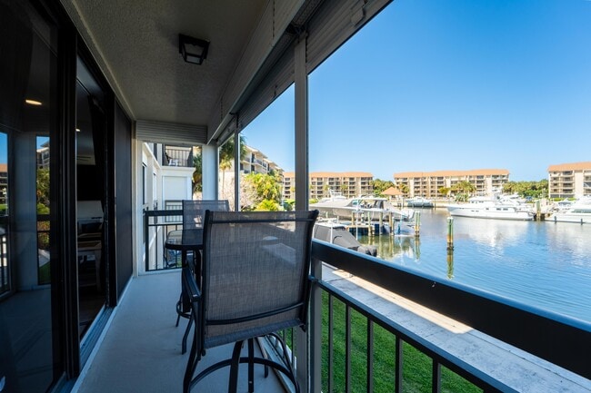 Building Photo - 2501 Marina Isle Way