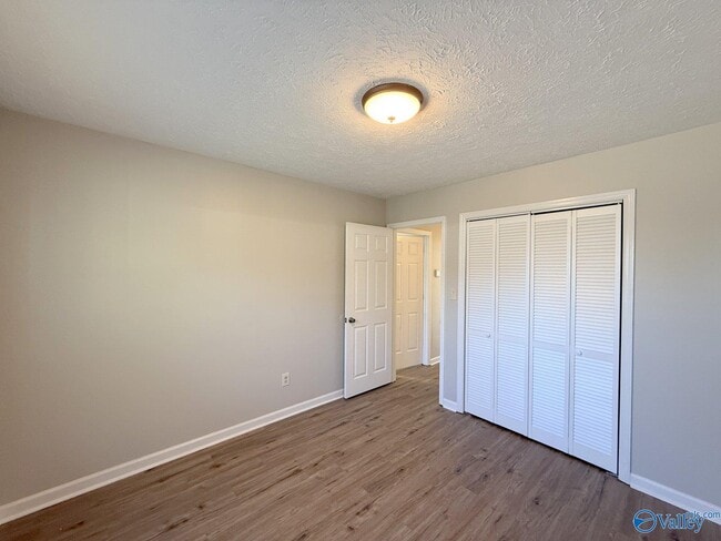 Building Photo - 160 Lewis Ln