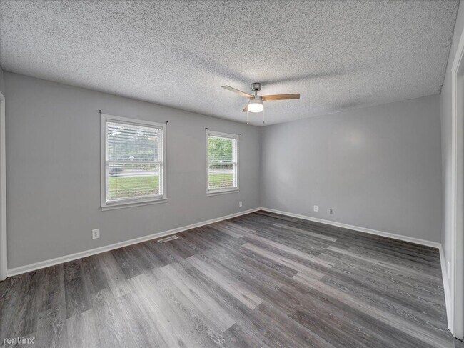 Building Photo - 2 br, 1.5 bath House - 5200 Forsyth Road